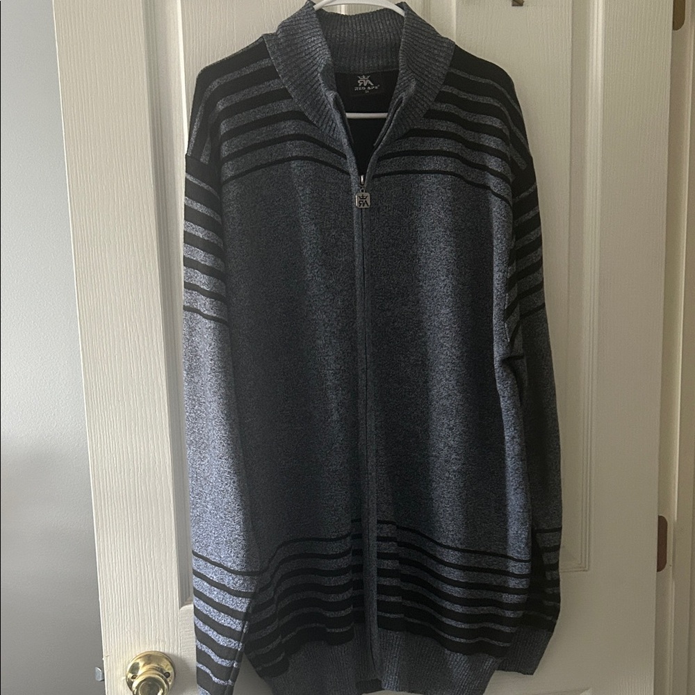 Men's Black and Gray Zip-Up Sweater